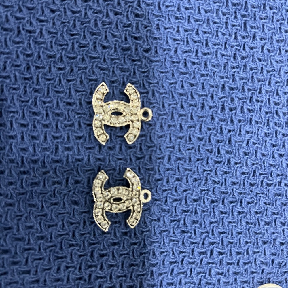 Chanel -Authentic- white gold and diamond earrings-
